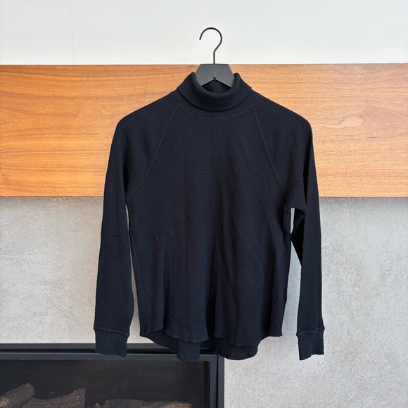 Everlane The Organic Cotton Turtleneck Waffle Tee Shirt Top in Black, Size S - Picture 3 of 10